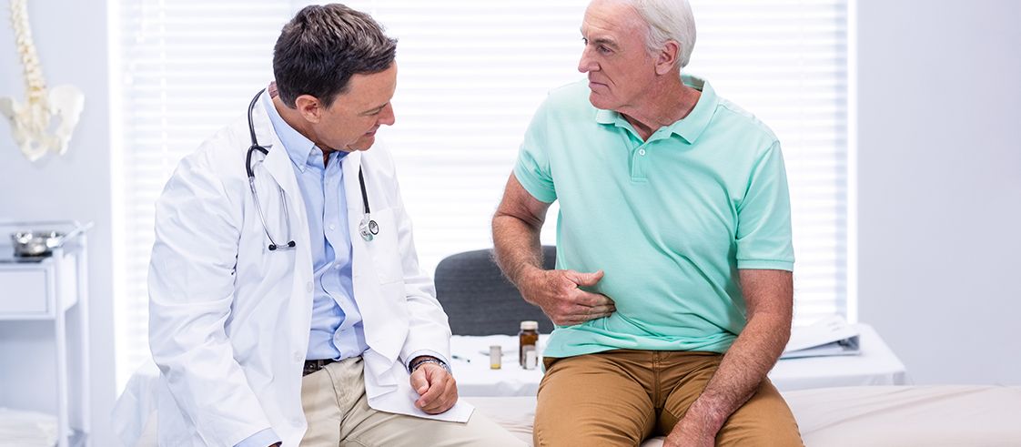 Arzt Untersuchung von Patient