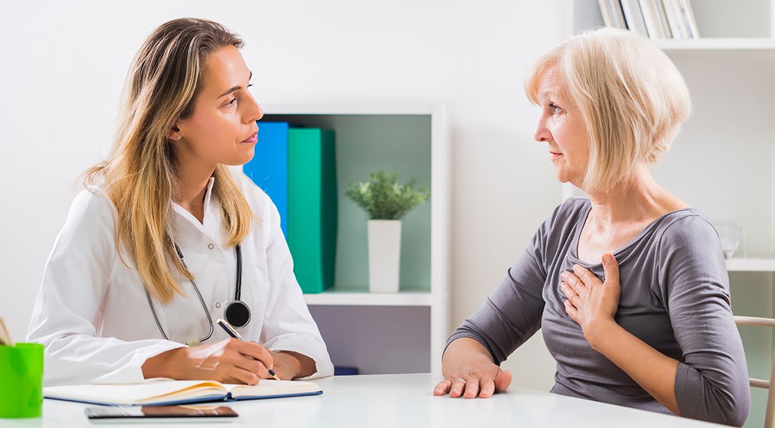 Schmuckbild: Ärztin und Patientin in Gesprächssituation