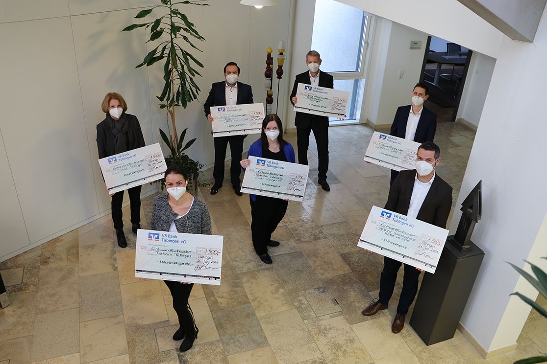 Gruppenfoto in der VR Bank