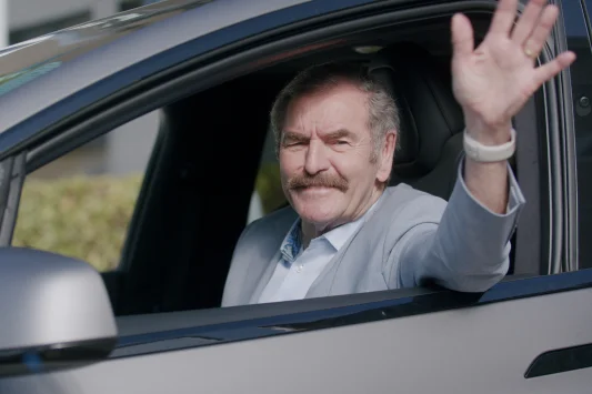 Prof. Bamberg im Auto