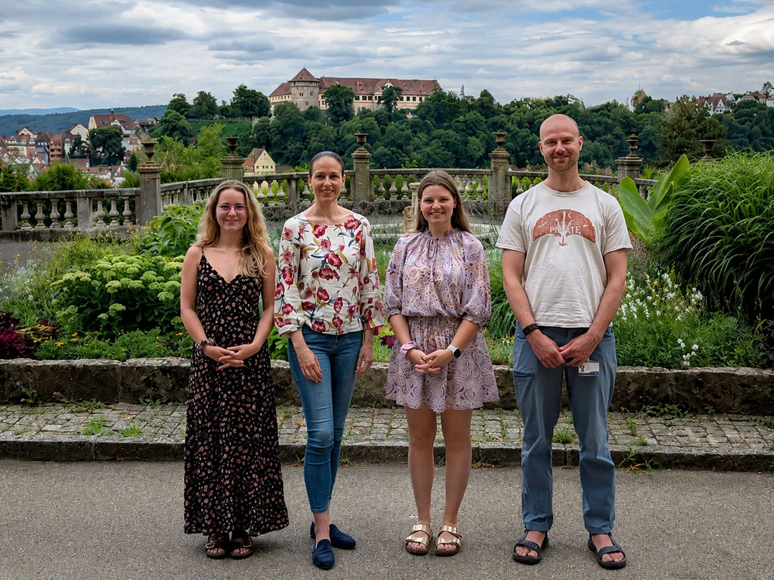 Gruppenbild vor dem Tübinger Schloss