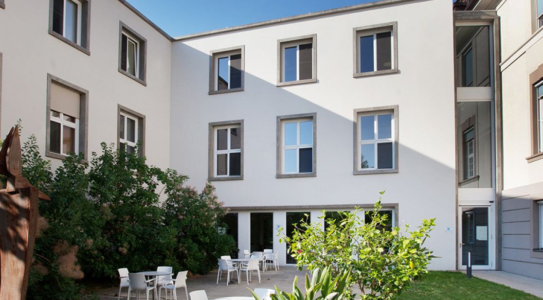 Blick in den Klinikinnenhof