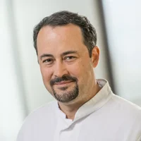 Porträt Prof. Dr. Andreas Peter