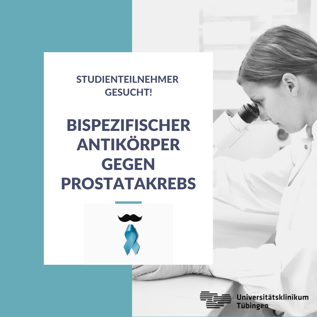 Eine Frau schaut in ein Mikroskop.