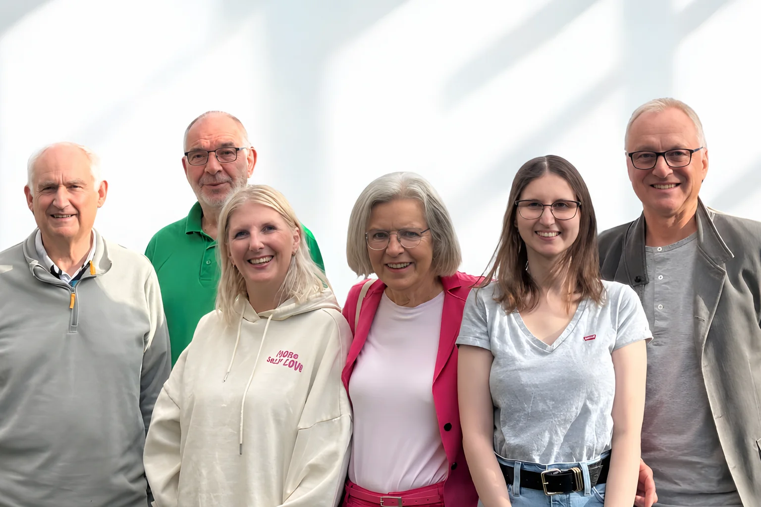Gruppenfoto der aktuellen Mitglieder des Patientenbeirats vor der Crona