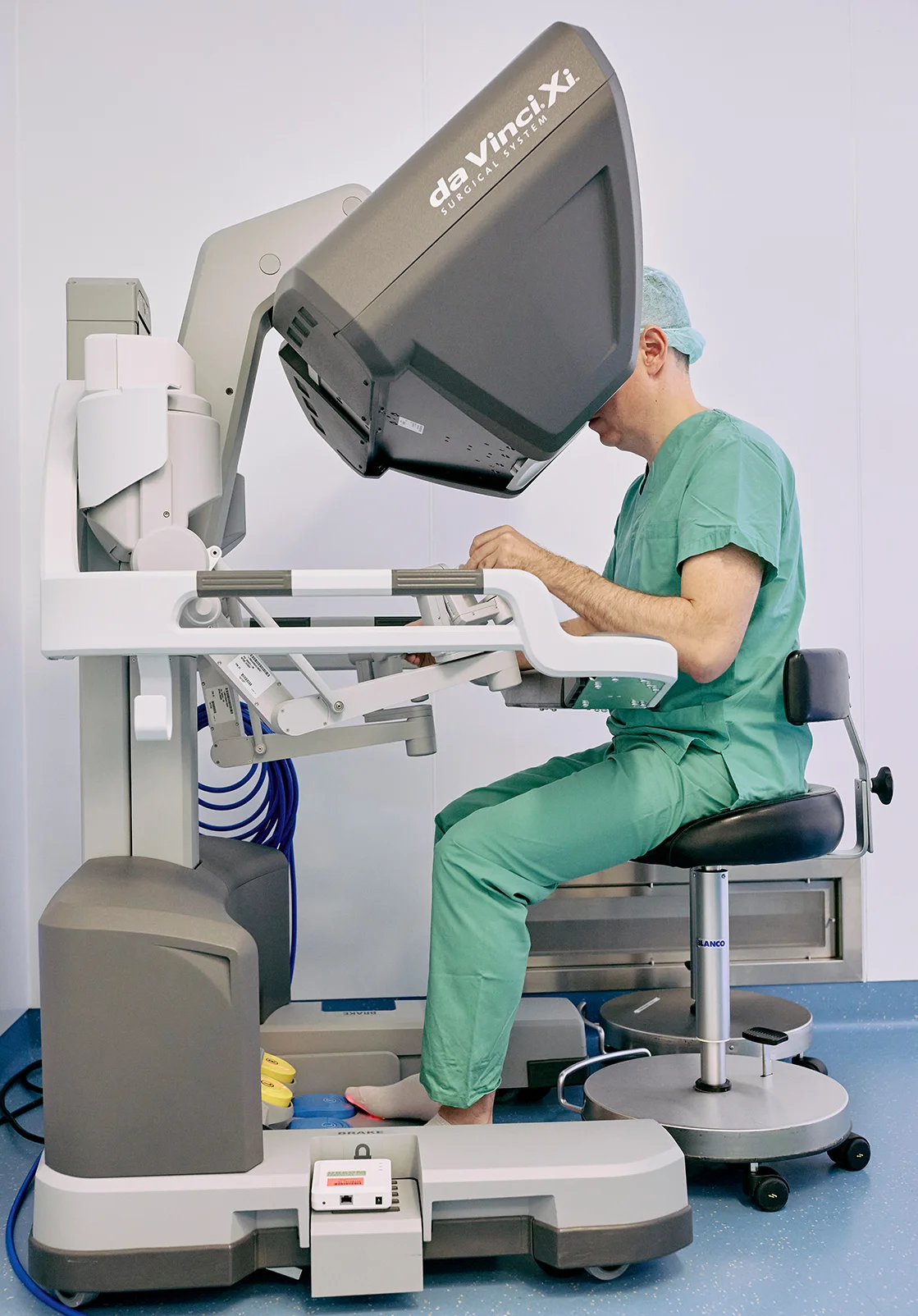 Operateur am DaVinci Roboter