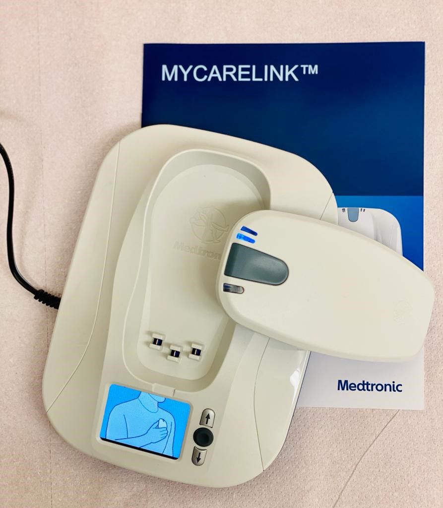 Abbildung des Home Monitors auf einem weißen Tuch