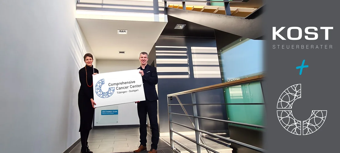 Silke Schnell mit Geschäftsführer Thorsten Kost mit CCC-Schild