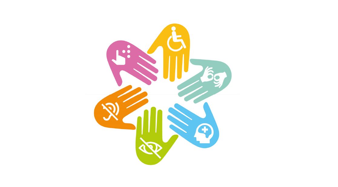 Flyermotiv: Bunte Hände im Kreis angeordnet