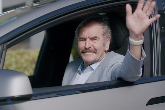 Prof. Bamberg im Auto