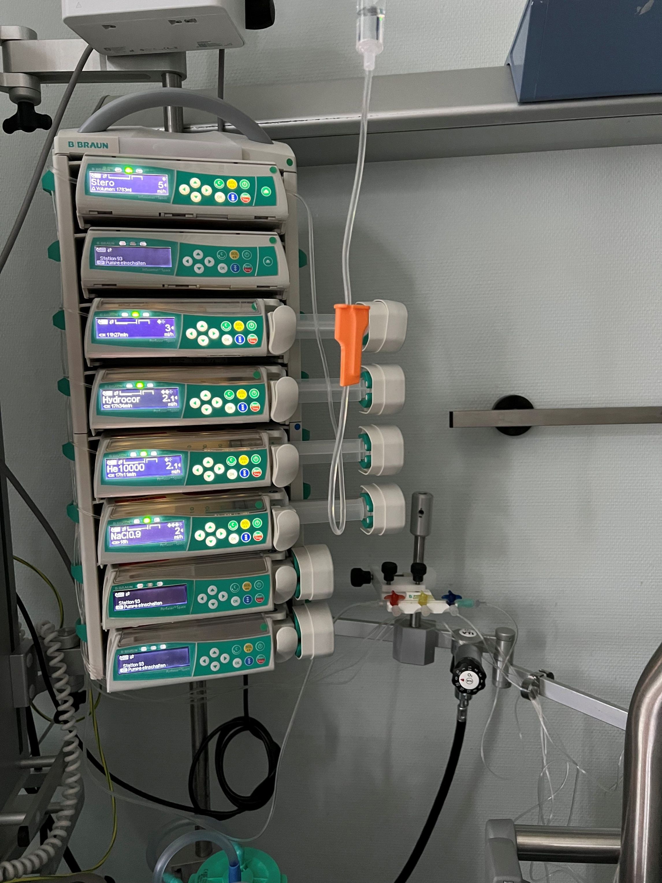 EIn Perfusorenbaum auf Station.