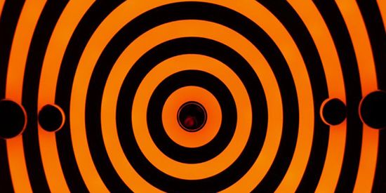 Schwarze und Orangene Kreise