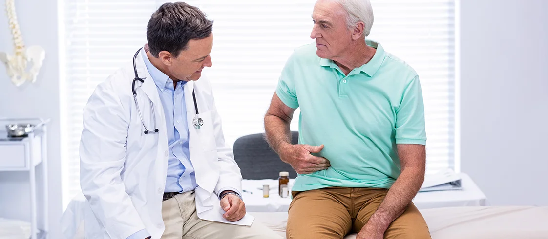Arzt Untersuchung von Patient