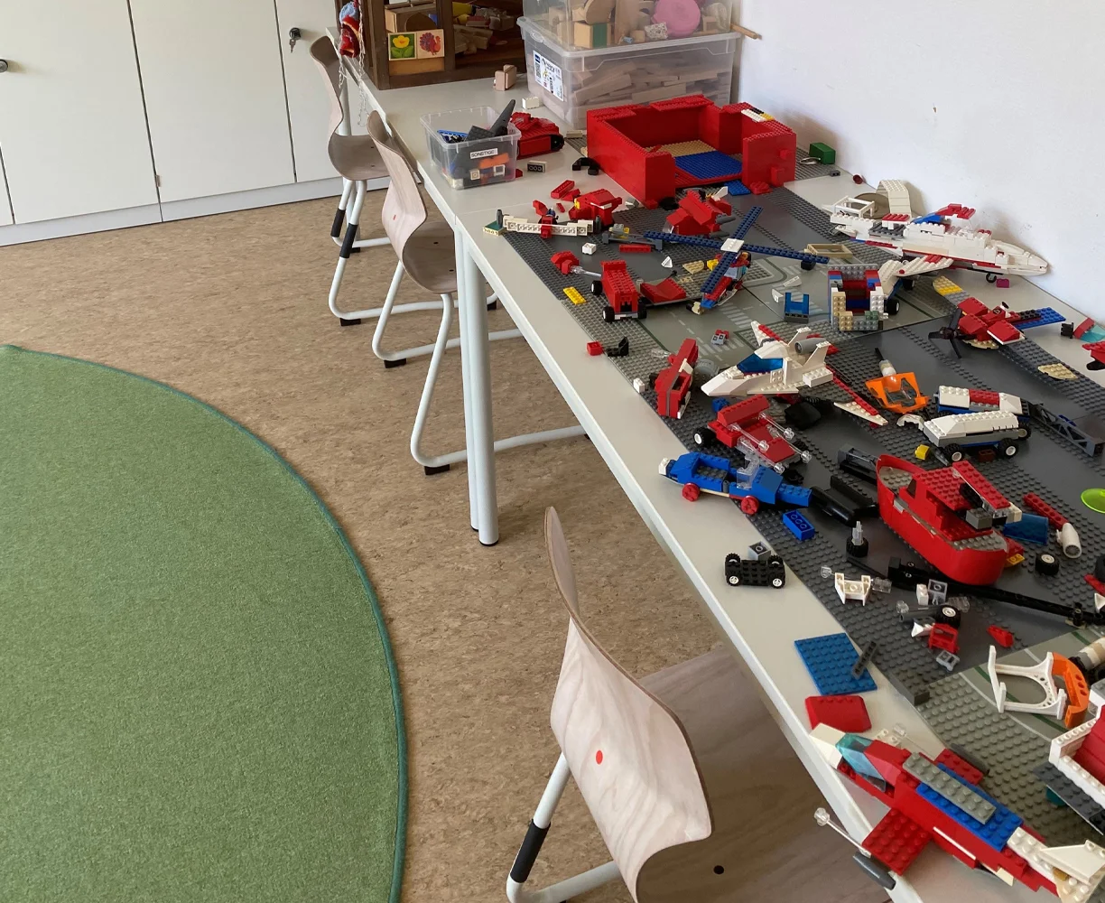 Werkbank mit Lego
