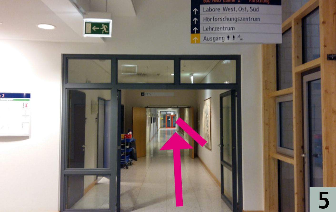 Beschilderung Richtung „Lehrzentrum“