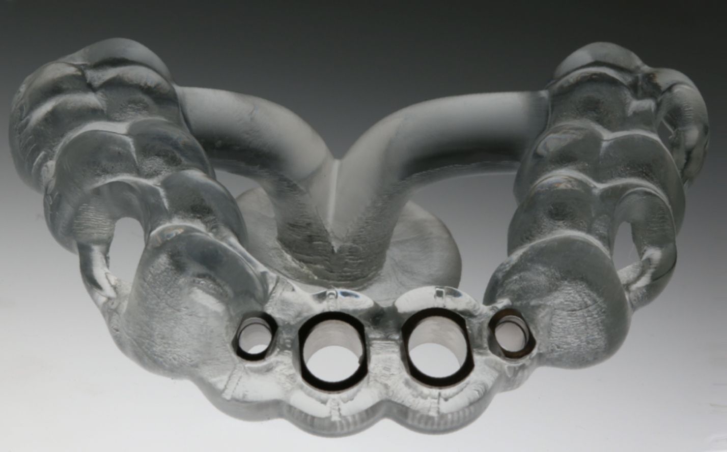 Foto einer Schablone für die Implantate