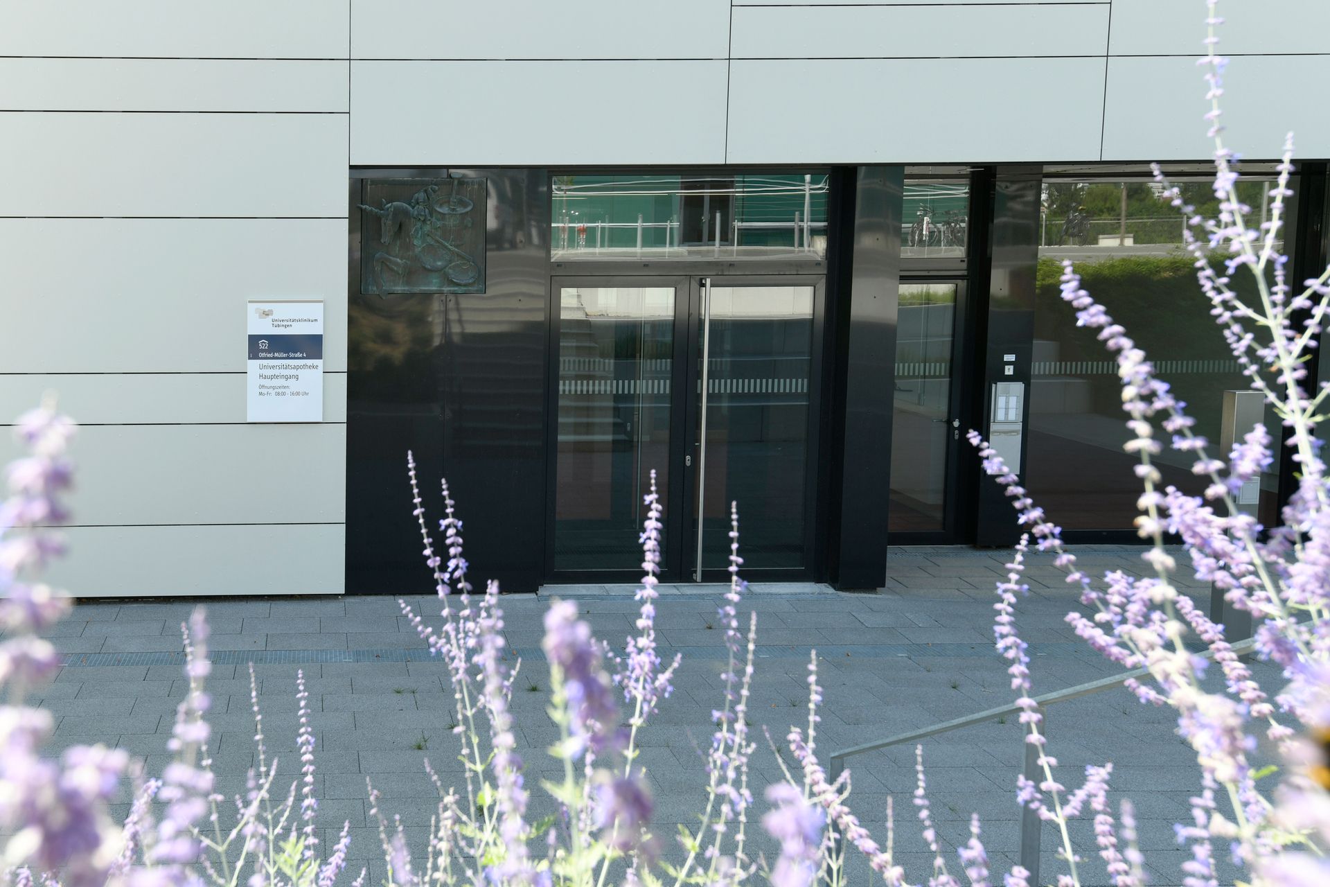 Die Apotheke von außen.