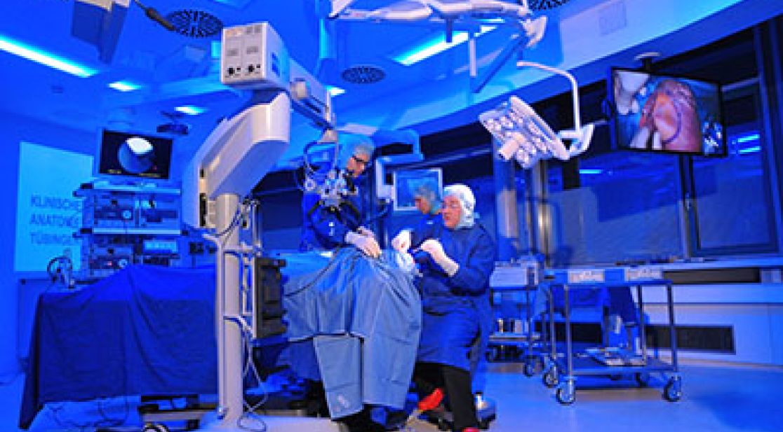 Blick in den OP-Saal der Sectio Chirurgica