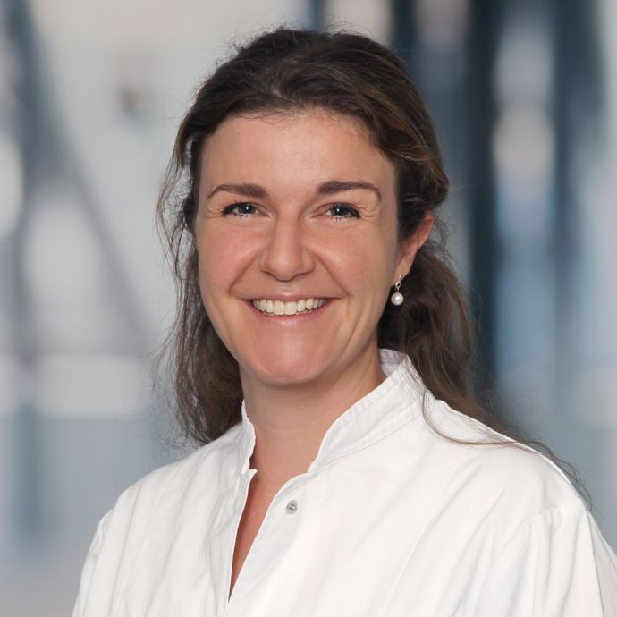 Dr. med. Ariane Dinkelacker