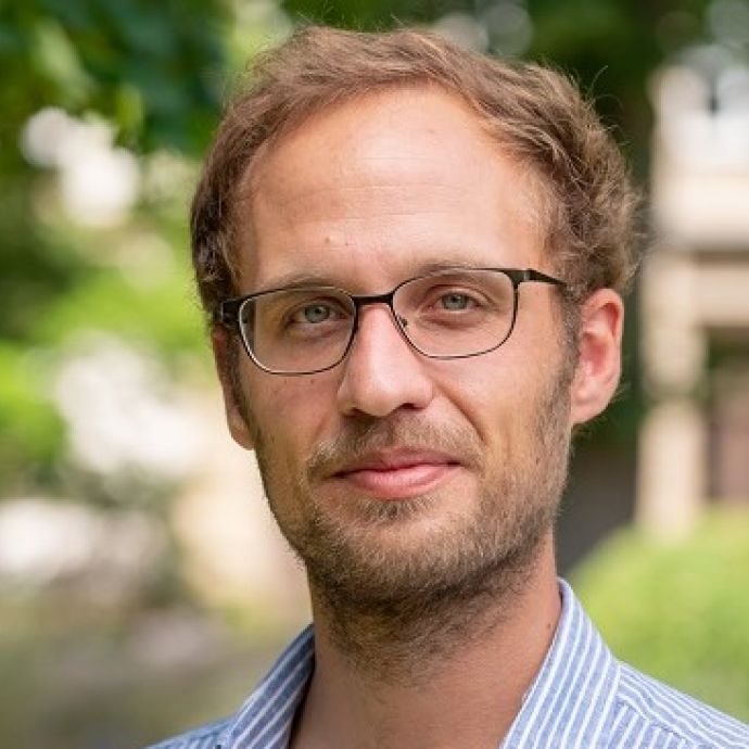 Dr. Jan Kühnhausen
