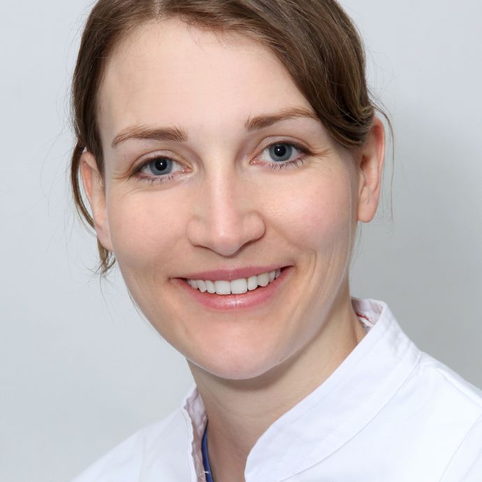 Dr. Almut Häring