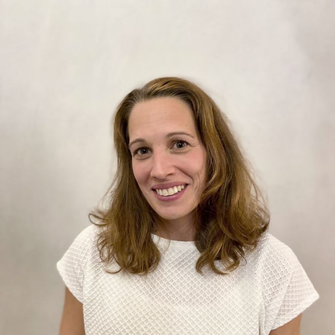 Dr. Veronika Leiss
