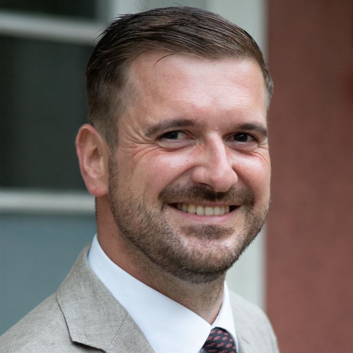 Prof. Dr. Fabian Hüttig, MHBA