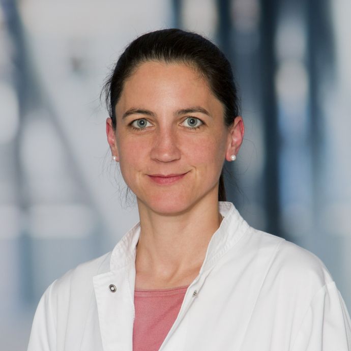 Dr. Claire Bamberg