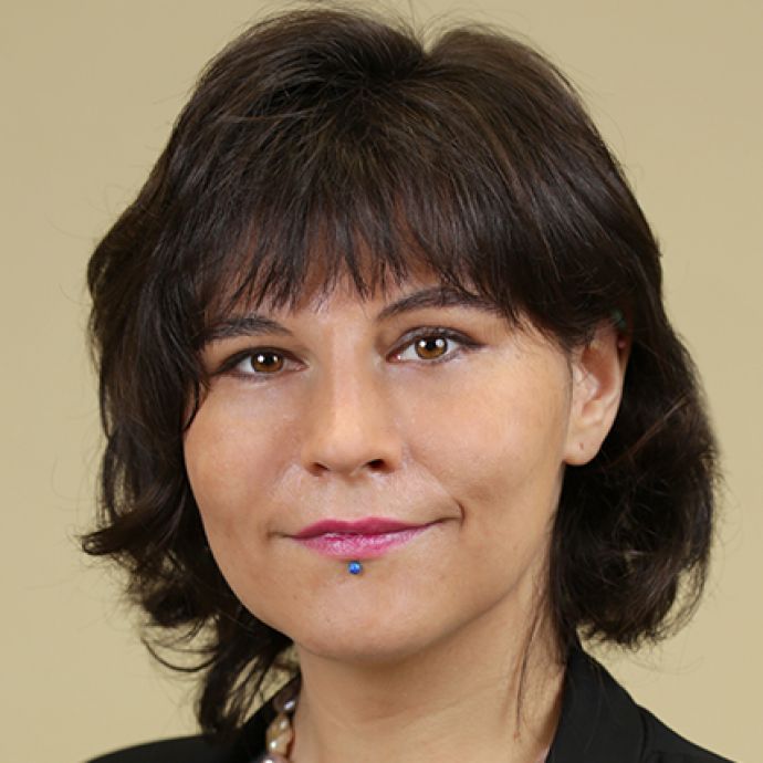 Frau Tamara Martin