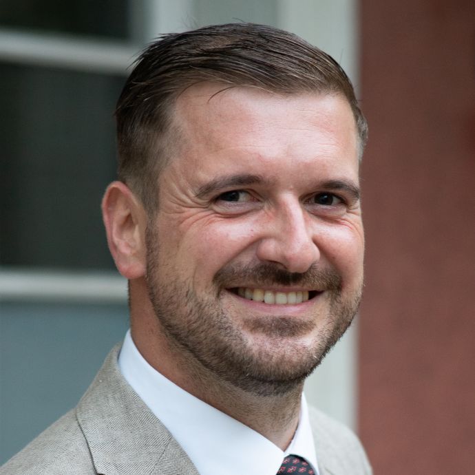 Prof. Dr. Fabian Hüttig, MHBA