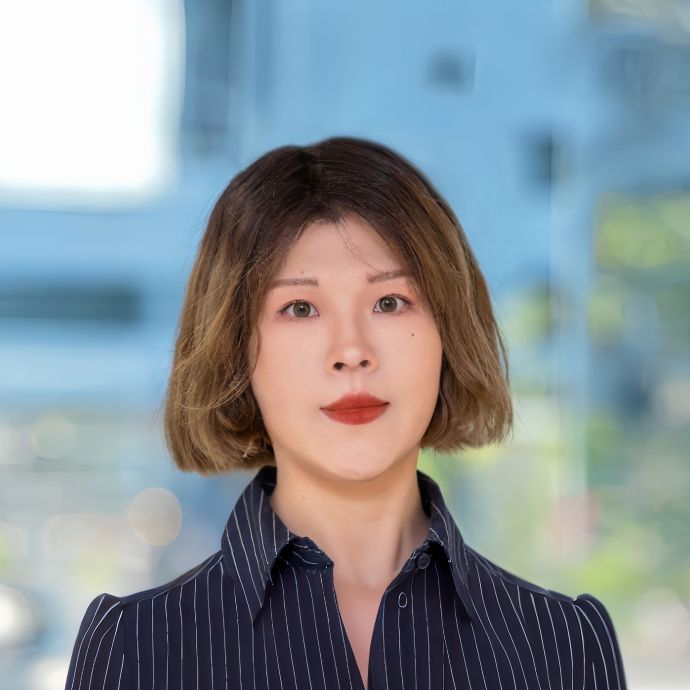 Frau Mengjie Qiu
