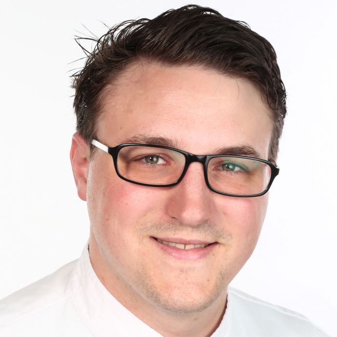 Dr. med. Dr. med. univ. Sebastian Volc