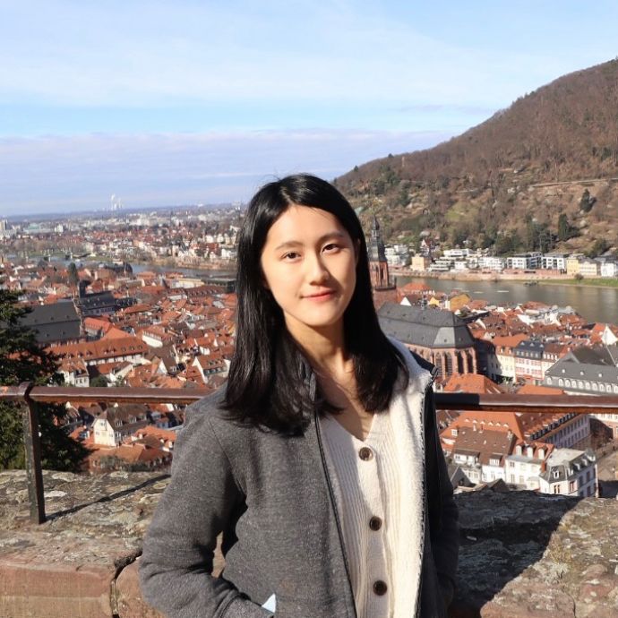 Frau Winnie Fong
