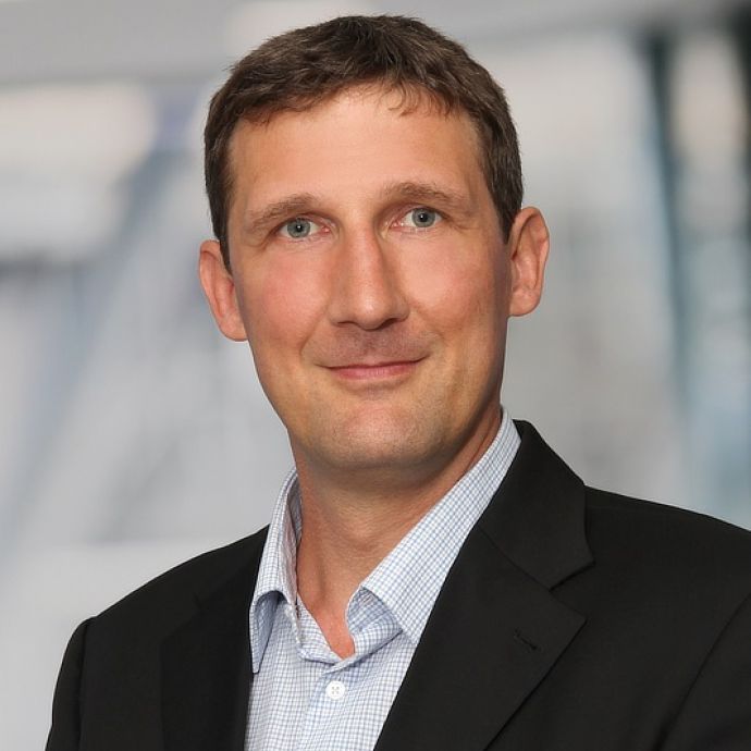 Dr. Nils Eisenhardt