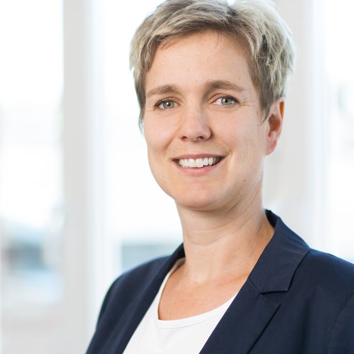 Dr. Carola Reinhard
