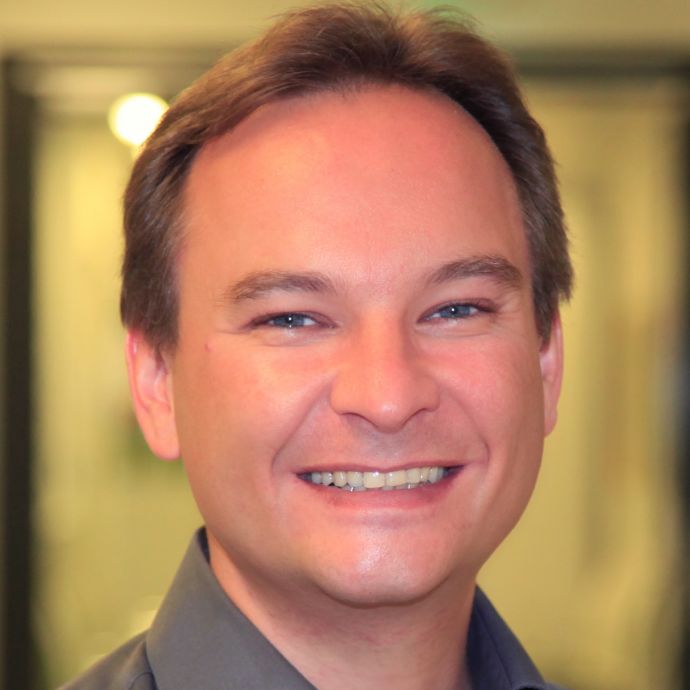 Dr. Torsten Straßer