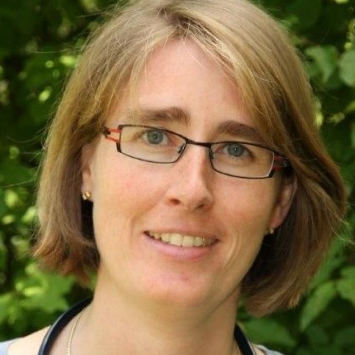 Dr. Sandra Hansmann