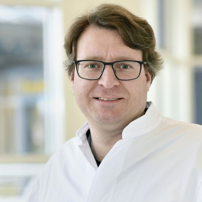 Dr. med. Jonas Johannink