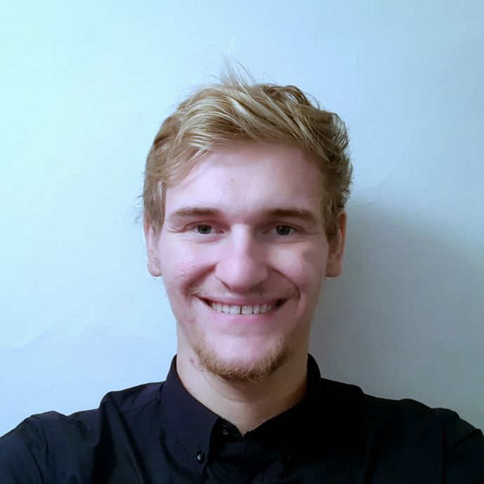 Herr Lucas Becker