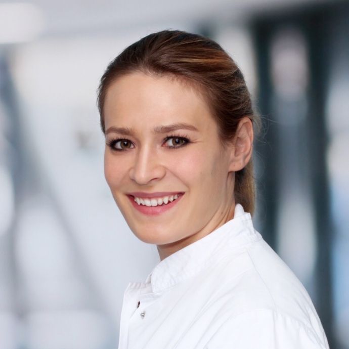 Frau Olivia Woitzyk