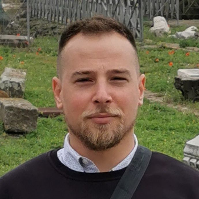 Dr. med. univ. Deniz Tafrali