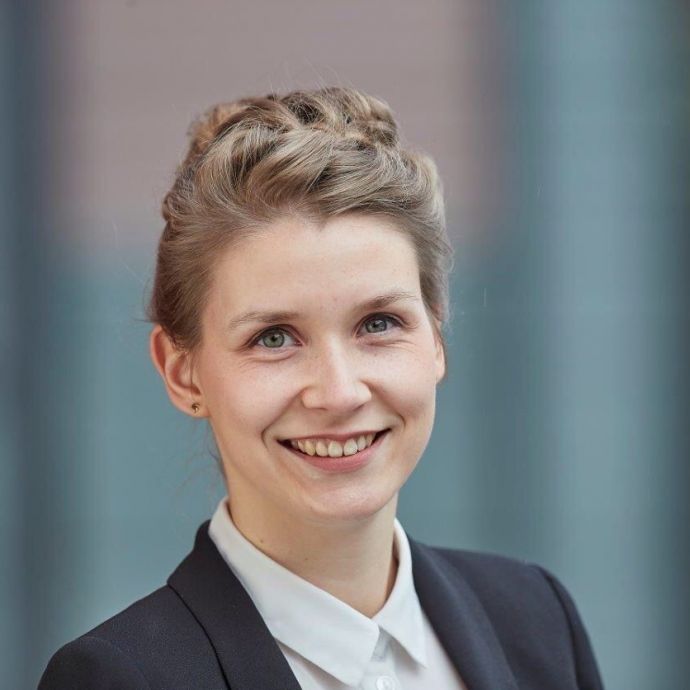 Frau Anika Bittner