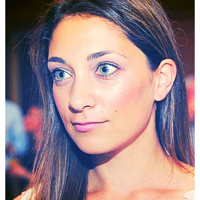 Frau Daniela Bezdan