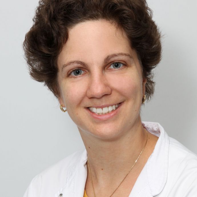 Dr.Dr.med. Reka Haraszti