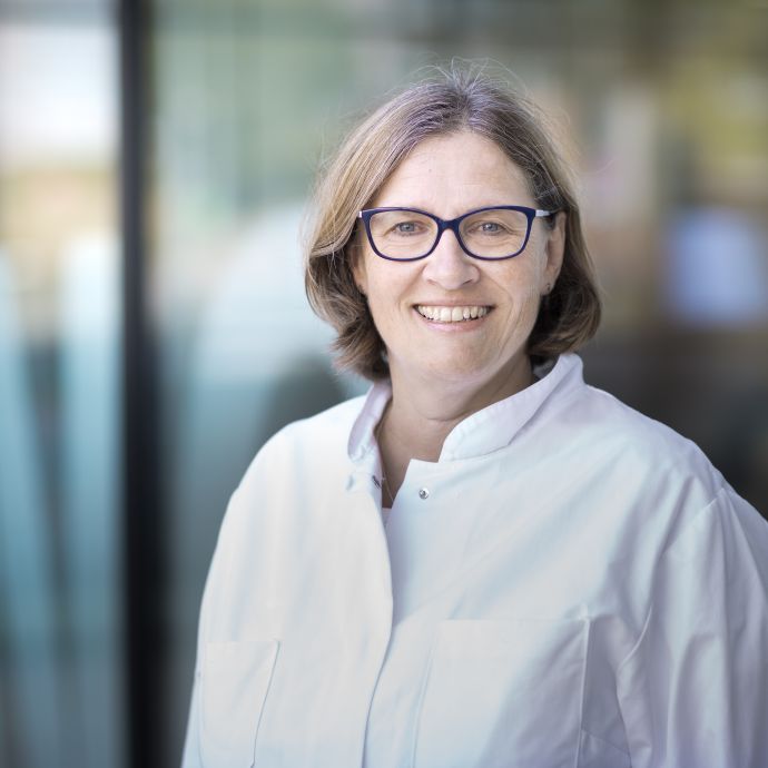 Dr. Anne Zürn