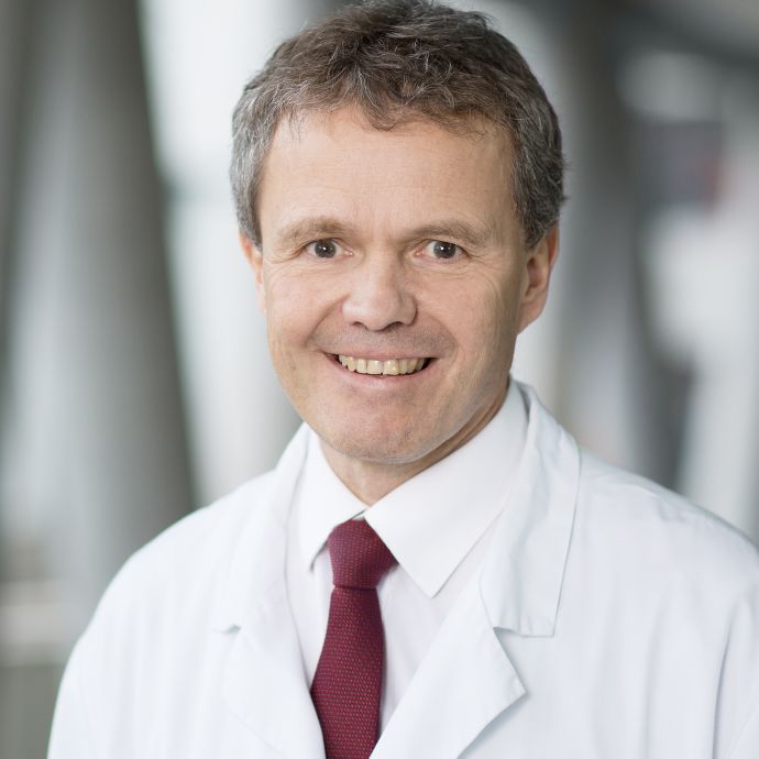Dr. Martin Soekler