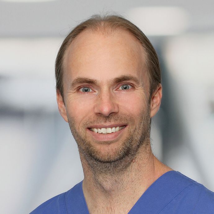 Dr. med. Dominic Schröder