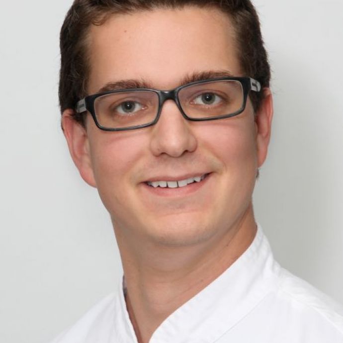 Dr. Sebastian Manncke