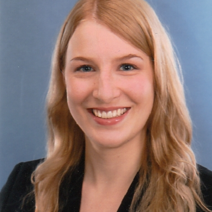 Frau Dorina Löffler