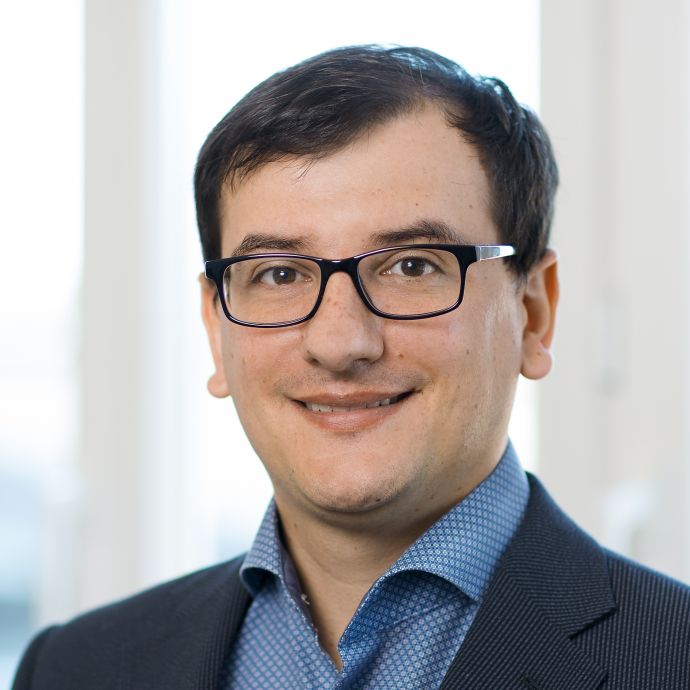 Dr. Nicolas Casadei